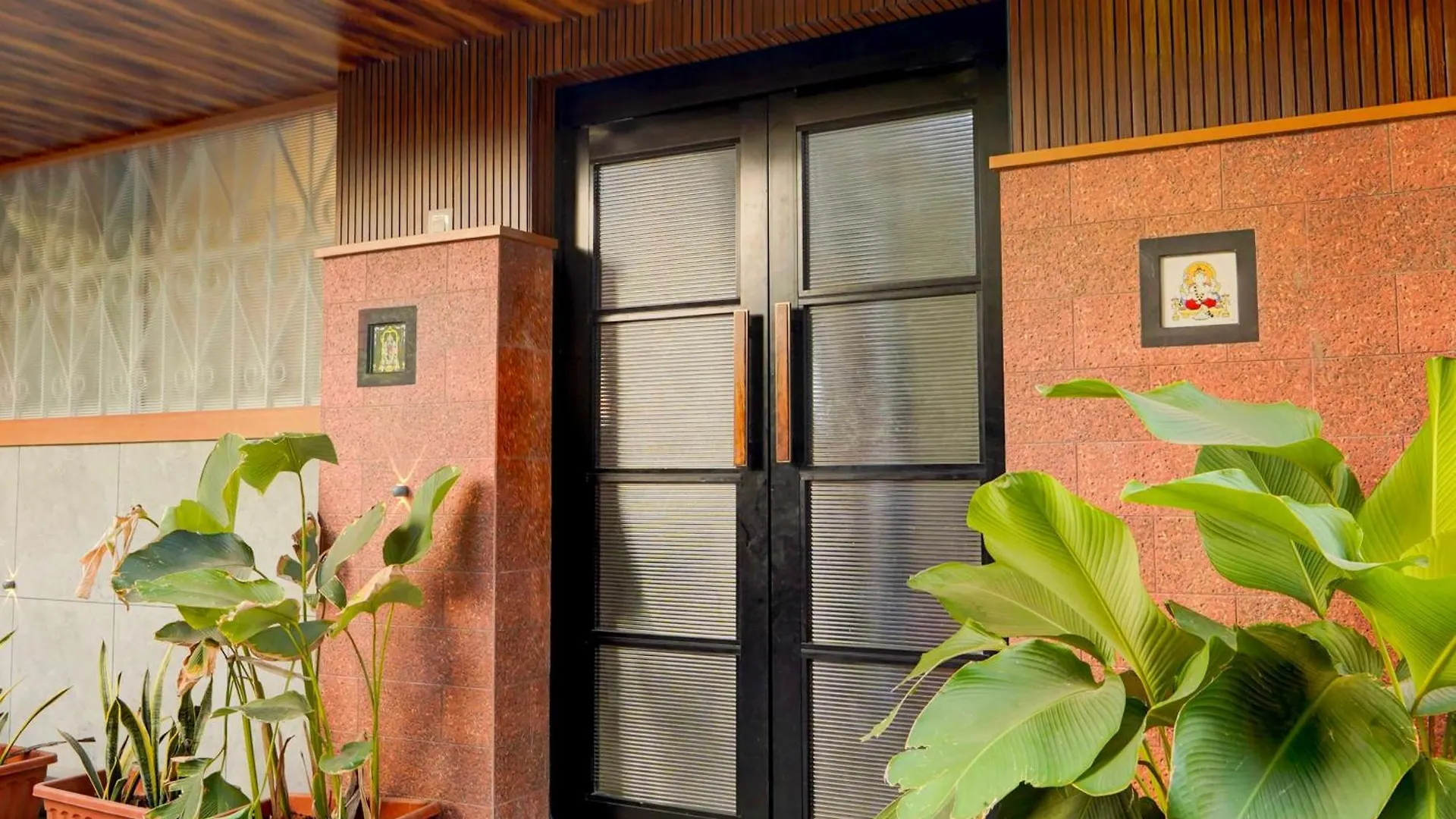 Hotel O Market Road Ernakulam Kochi 3*,  الهند