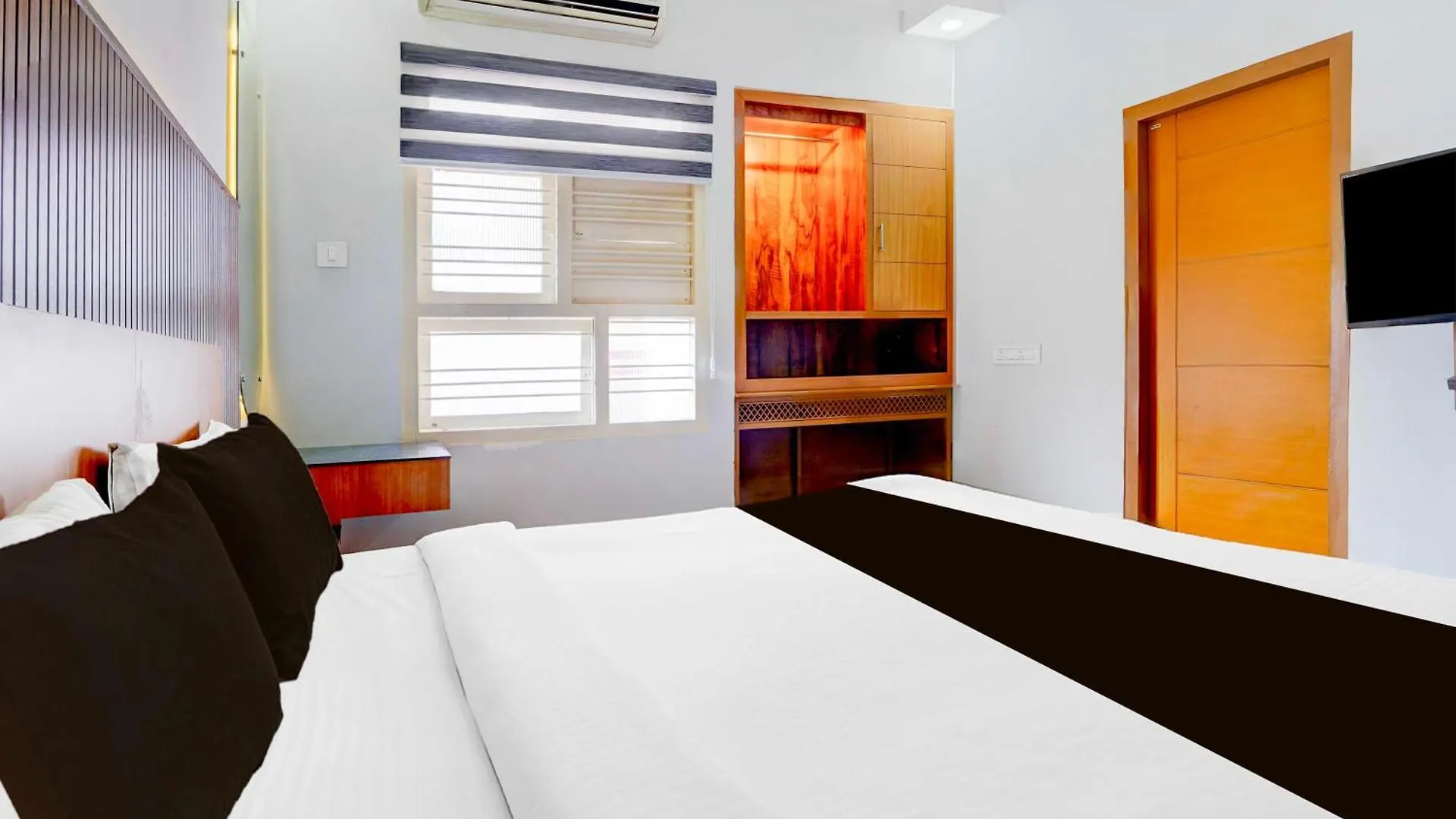 Hotel O Market Road Ernakulam Kochi