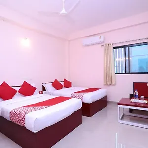 Oyo 13577 Tkr Metro Residency *** Kochi